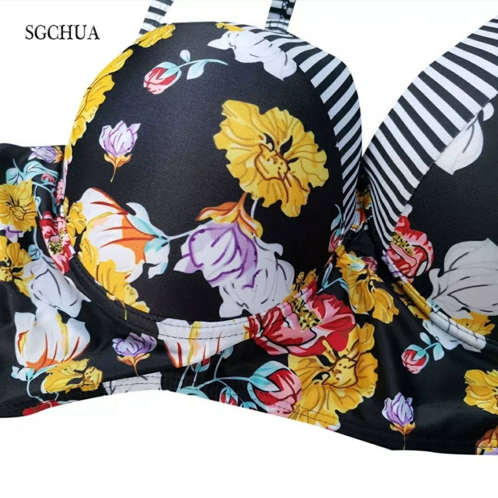 Beautiful floral plus size Swimsuit - Picture 5 of 6